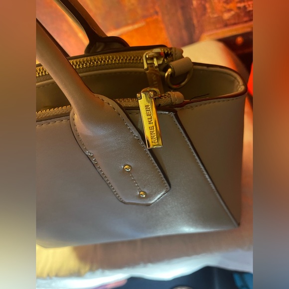 Anne Klein grey shoulder purse - Picture 6 of 9